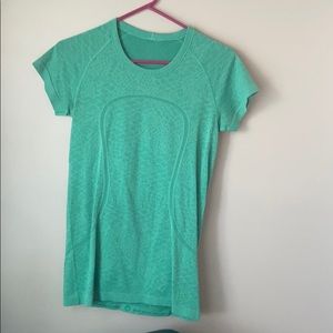Lululemon short sleeve